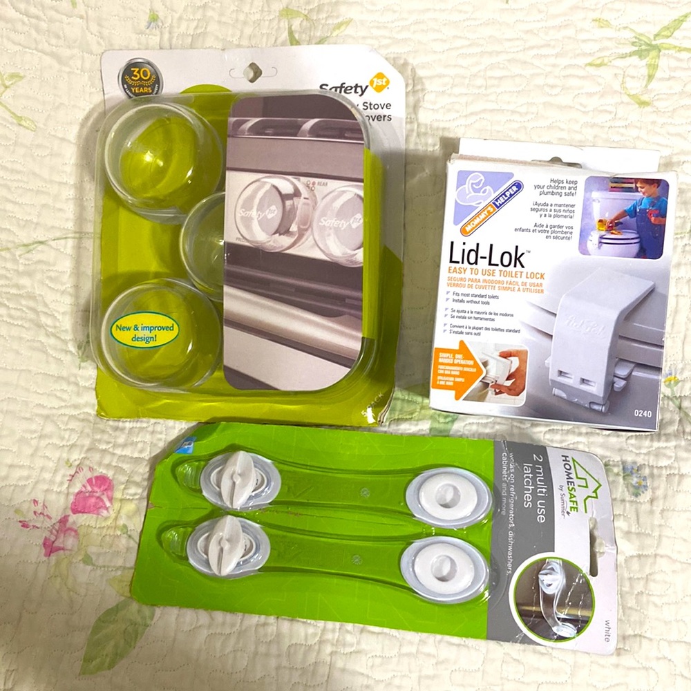 Safety for kids Bundle -Stove knob covers, lid lock, latches